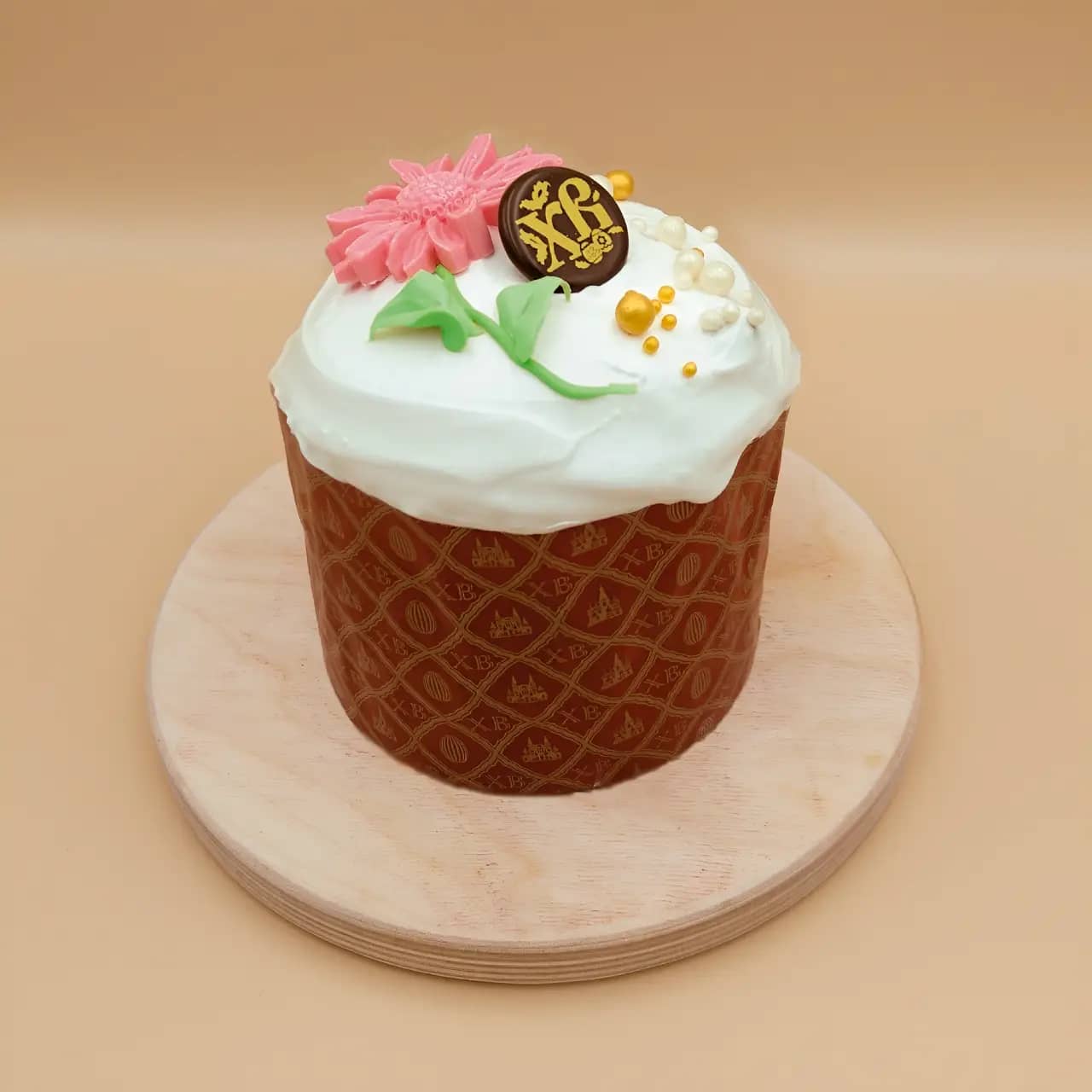 кулич с изюмом